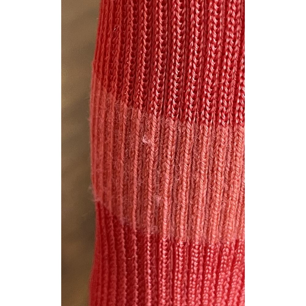 Red Sleeveless Ribbed Top - Picture 8 of 11